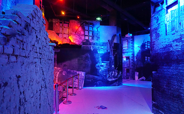 VR模擬地震體驗(yàn)館